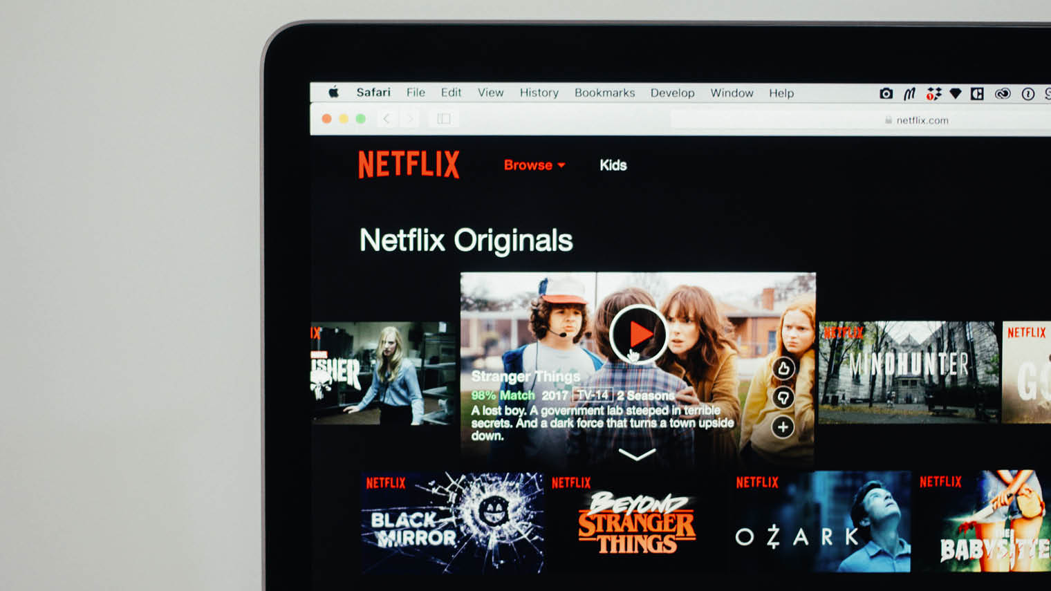 how to download a movie on netflix on a laptop