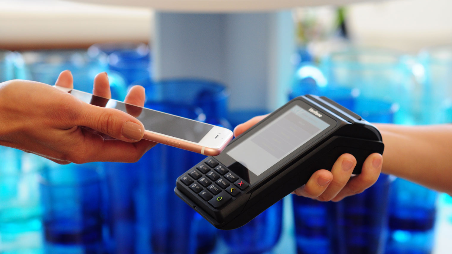 Pay an experience. Verifone v240m. MPOS.